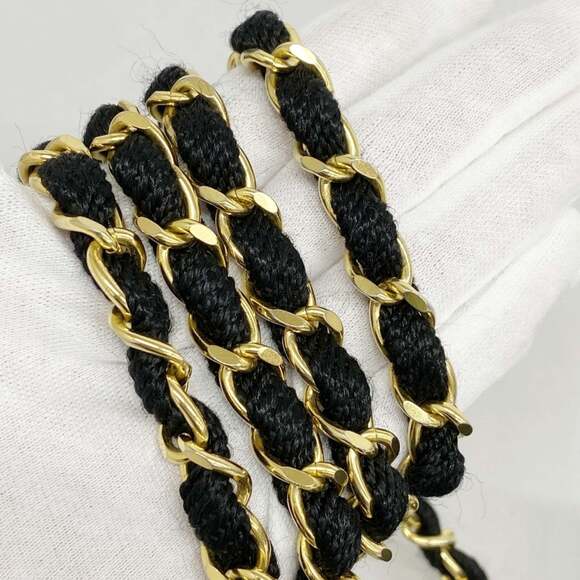 CHANEL Black Shoulder Bag - Picture 9 of 11